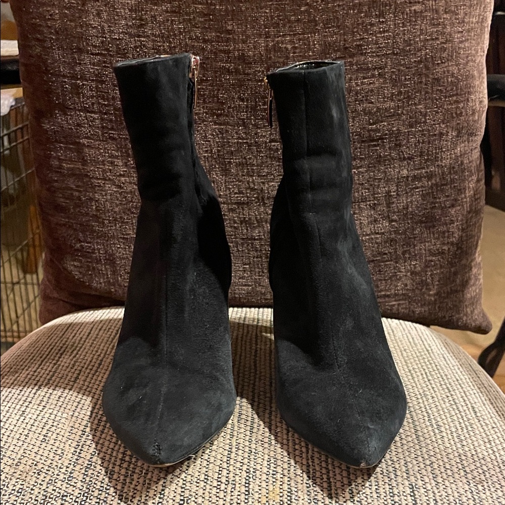 Nine West Black/Cheetah Print Suede Booties. Size 7M